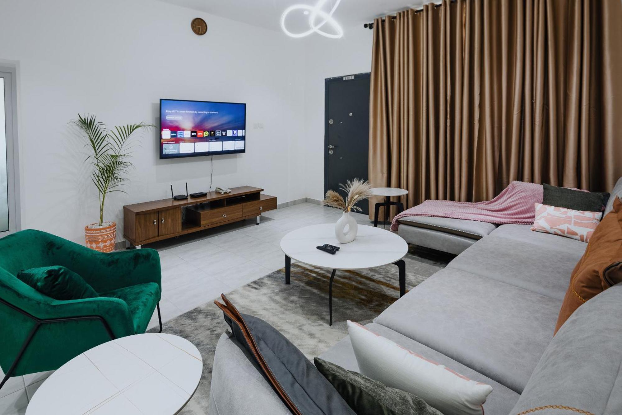 The Avery Apartments At Odomaa Place, East Airport Accra Ngoại thất bức ảnh